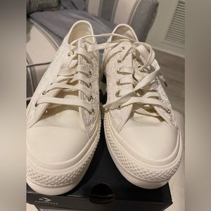 Converse Lace Low Top